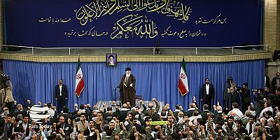 Gönüllü seferberler Ayetullah Hamanei ile görüşüyor